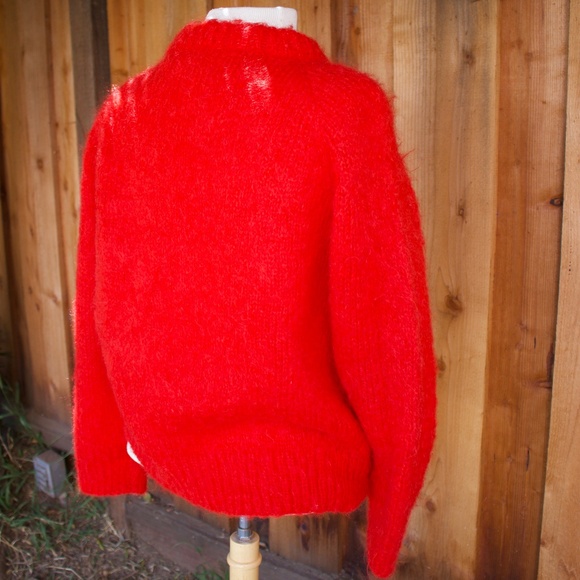 Vintage Handmade Knitted Mohair V-Neck RED Sweater Size Medium - Picture 10 of 16